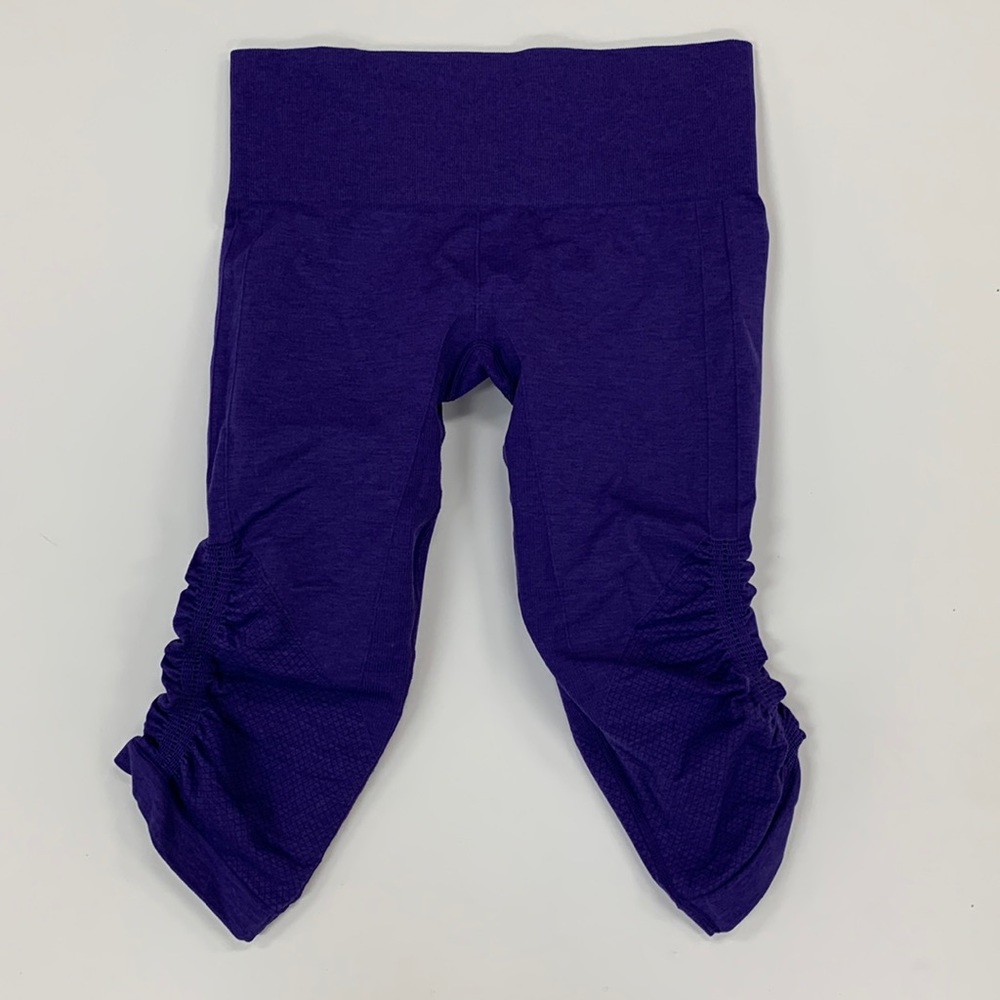 Lululemon in the flow crop II leggings size 6 purple